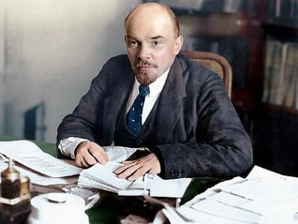 Цветы — вождю революции!