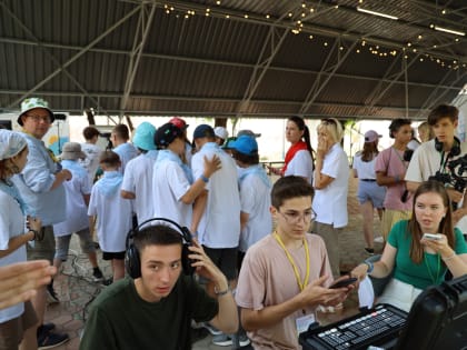 В «Алых парусах» проходит первый фестиваль креативных индустрий «Живи! Твори! Созидай!»