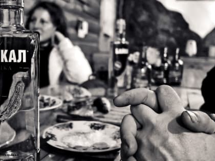 В Бурятии женщина после смерти матери забила насмерть отчима бутылкой