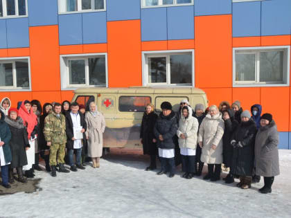 Сотрудники больницы Улан-Удэ передали «УАЗ» военным медикам
