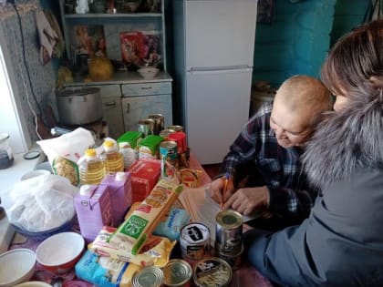 В Бурятии с начала года 241 пенсионеру доставлены продуктовые наборы