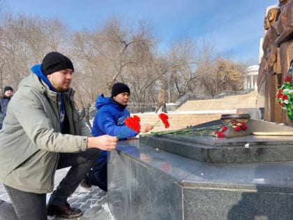 Молодая Гвардия Бурятии почтила память погибших молодогвардейцев