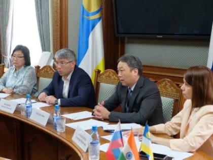 Глава Бурятии поручил провести день йоги