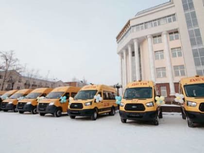 Алексей Цыденов поручил районным главам разобраться со школьными автобусами