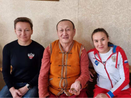 Спортсмены Бурятии посетили Иволгинский дацан перед вылетом на сборы
