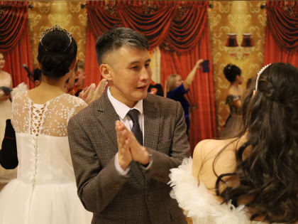 ДА БУДЕТ БАЛ! : ПРОШЕЛ IX РЕСПУБЛИКАНСКИЙ ТРАДИЦИОННЫЙ ЗИМНИЙ МАРИИНСКО-КАДЕТСКИЙ БАЛ