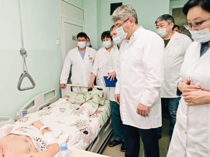 Глава Бурятии навестил раненых участников СВО (ФОТО)