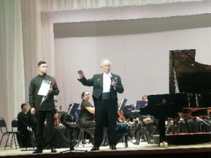 В Улан-Удэ на сцене оперного театра засияли "Молодые созвездия"