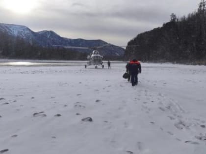 В Бурятии спасли рыбаков, у которых сломалась лодка