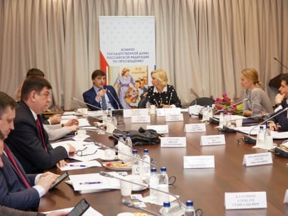 Минпросвещения и Комитет Госдумы по просвещению предложили регламентировать законодательно использование фото- и видеосъемки на уроках