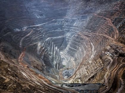 Главный металл зеленой энергетики становится дефицитом. Как в мире разворачивается борьба за медь?