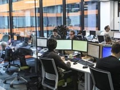 В России предложили работать шесть дней в неделю. Как это поможет российской экономике?