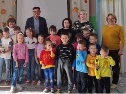 Экс-министр образования Бурятии побывал в гостях у ребят «Малышка»