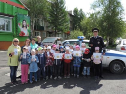 В Кабанском районе будущие школьники провели акцию «Детству – безопасные дороги»