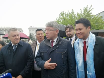 В Улан-Удэ на площади Советов празднуют столетие Бурятии