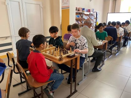 В Улан-Удэ прошел шахматный турнир, приуроченный ко Дню учителя