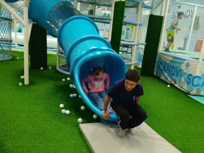 Целый каскад подарков получили ребята социального центра «Баяр»