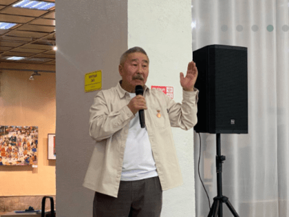 В Улан-Удэ торжественно открылась персональная выставка Бальжинимы Доржиева (12+)