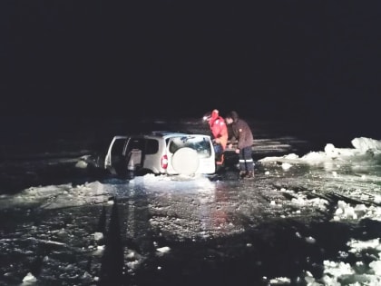 В Бурятии на притоке реки Селенга под лед провалился автомобиль