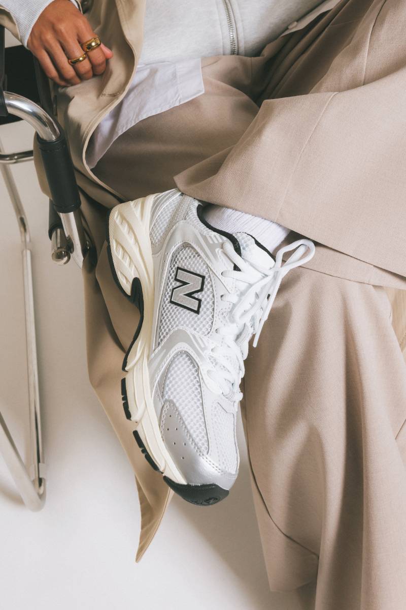New Balance 530 Background Image