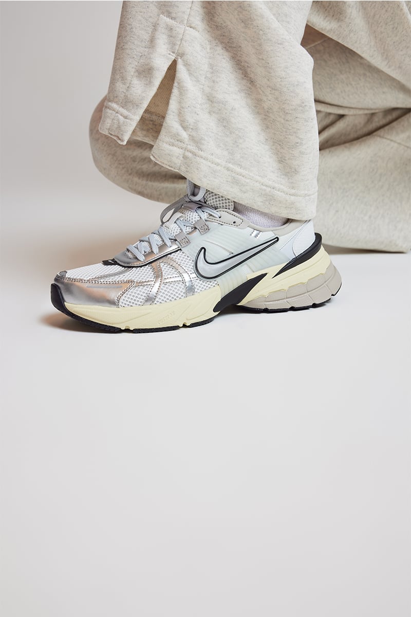 Nike V2K Run Background Image