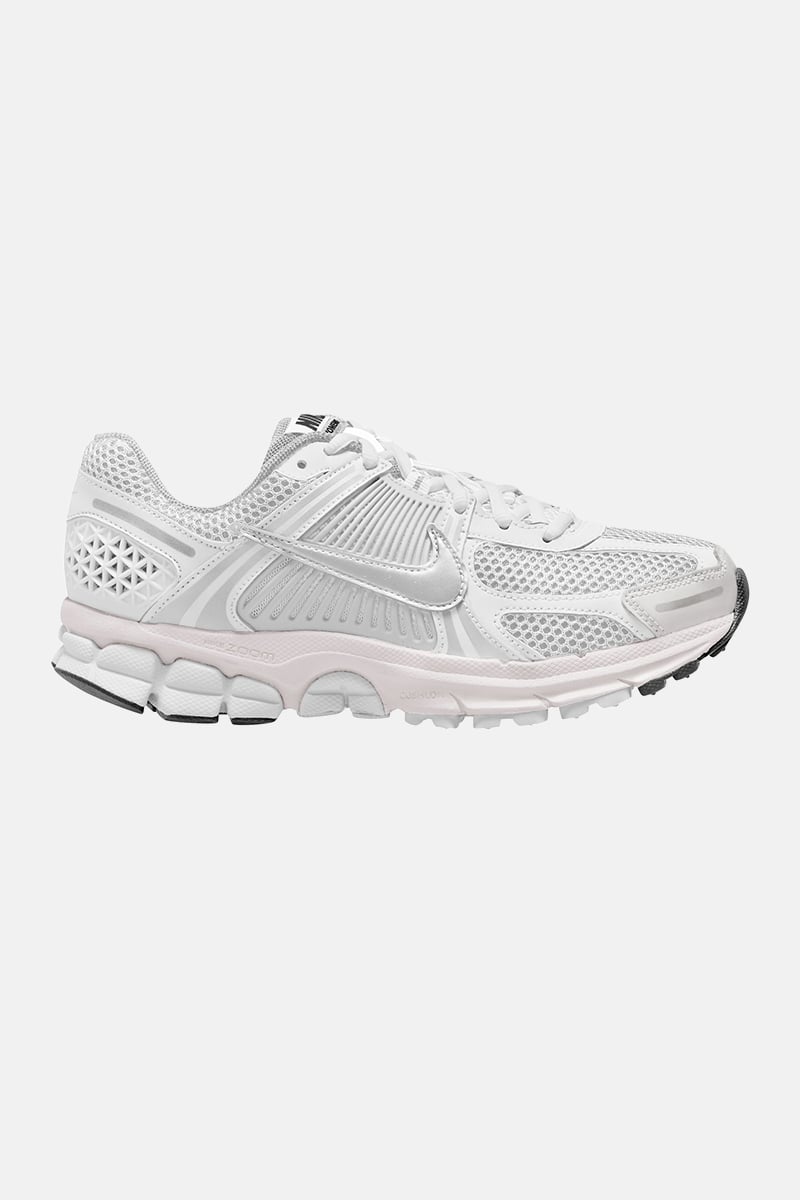 Nike Zoom Vomero 5 Background Image