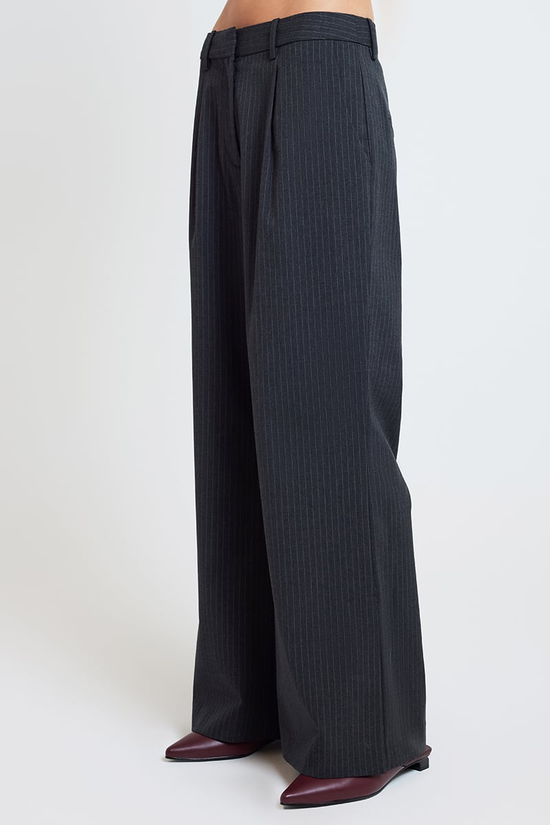 ODE Ellis Split Hem Pant Background Image