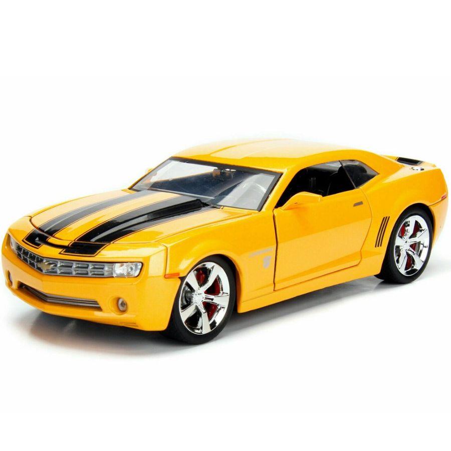 Transformers (2007) - Bumblebee 2006 Chevy Camaro 1:24 Scale Hollywood Ride Background Image