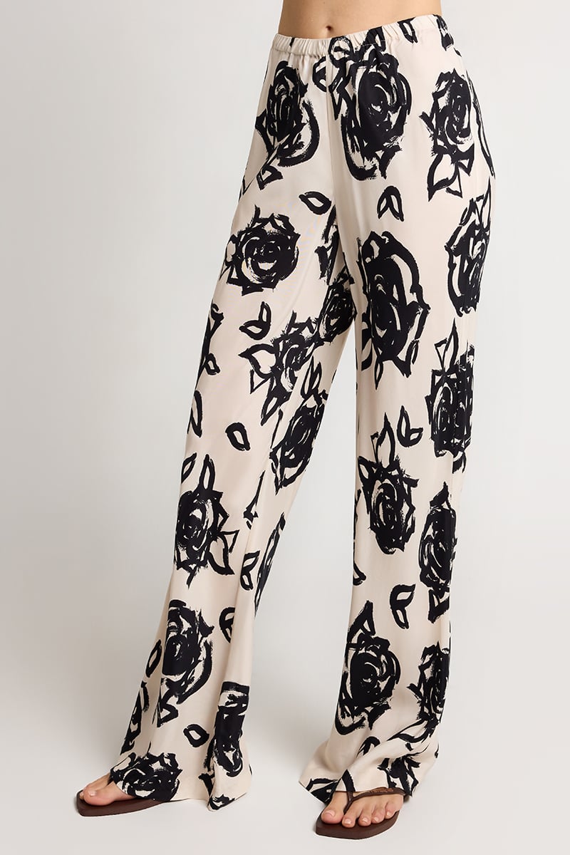 ODE Gene Bias Cut Pant Background Image