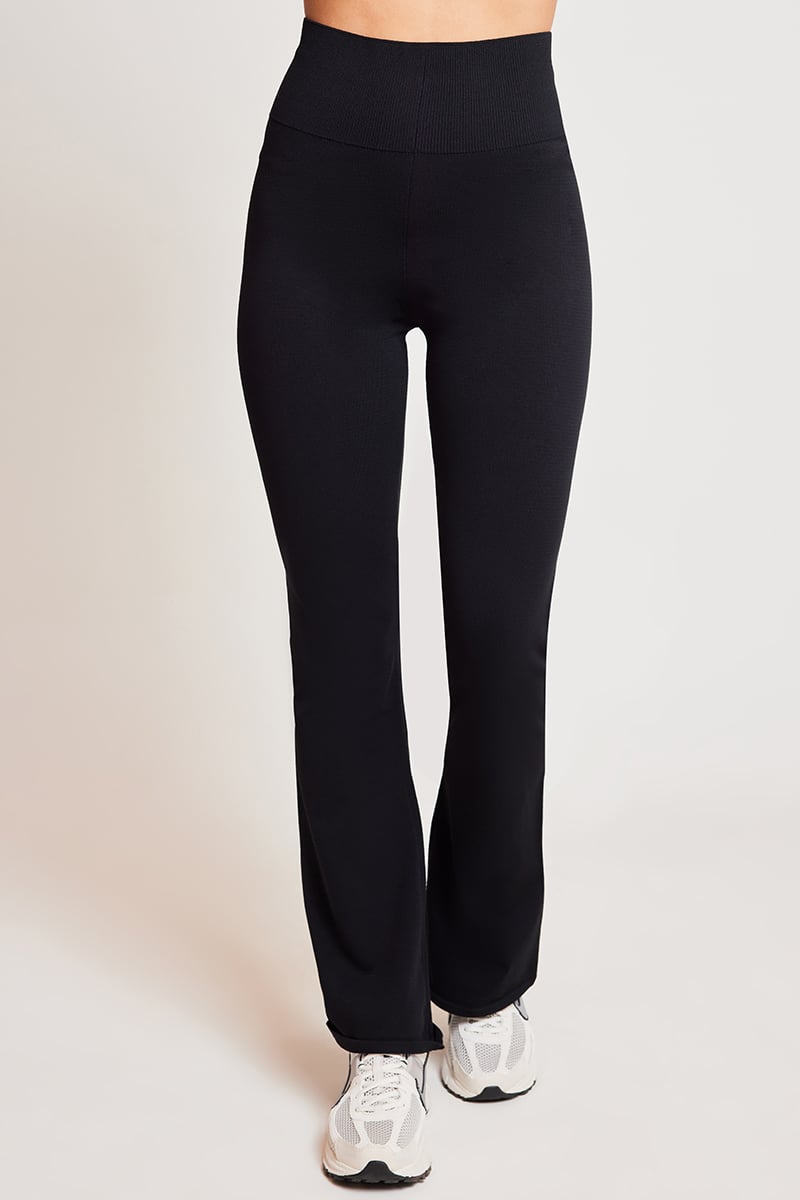 Nike Sportswear Chill Knit Leggings Background Image