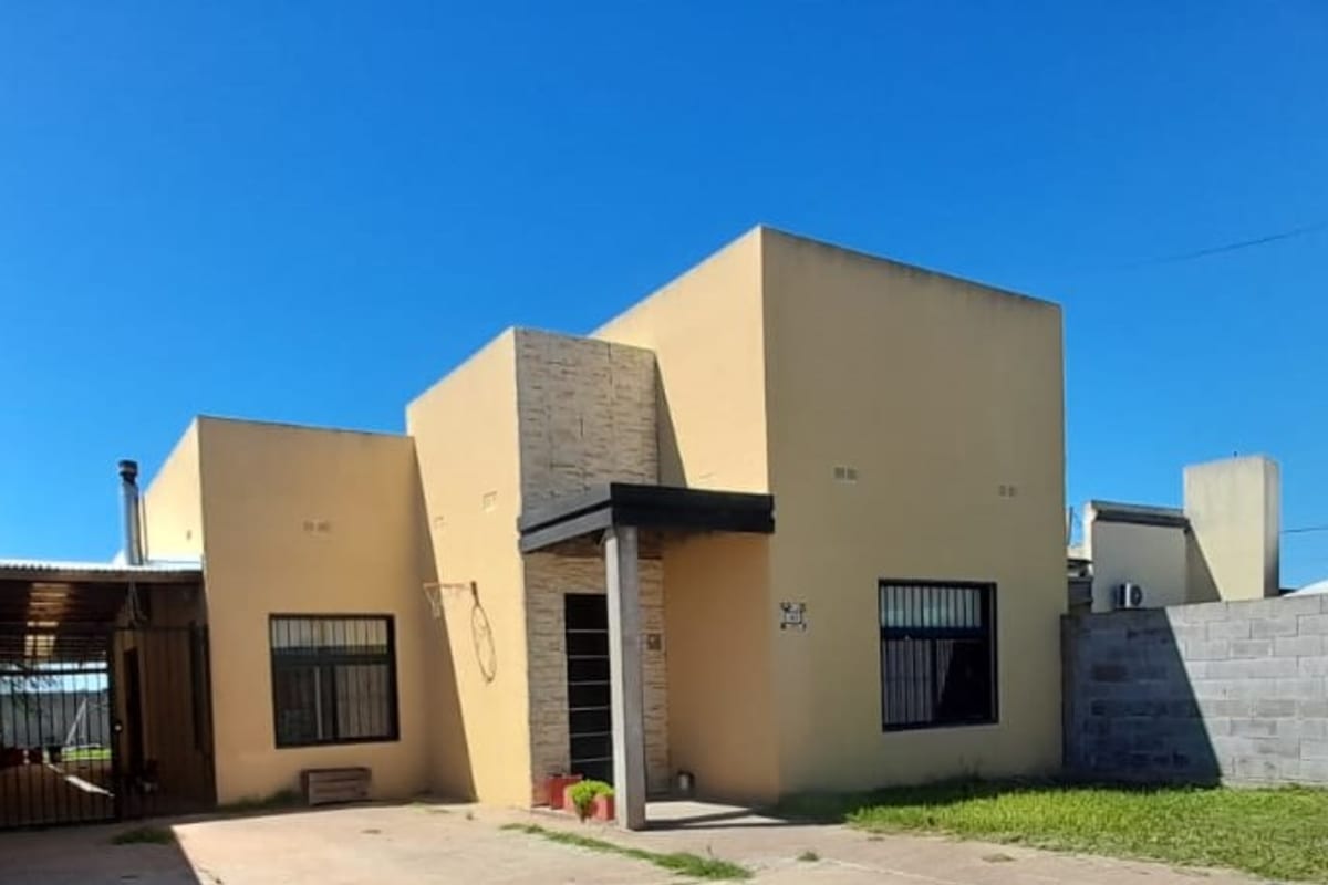Tu Refugio Exclusivo: Casa Moderna de Fin de Semana en la localidad de San Justo