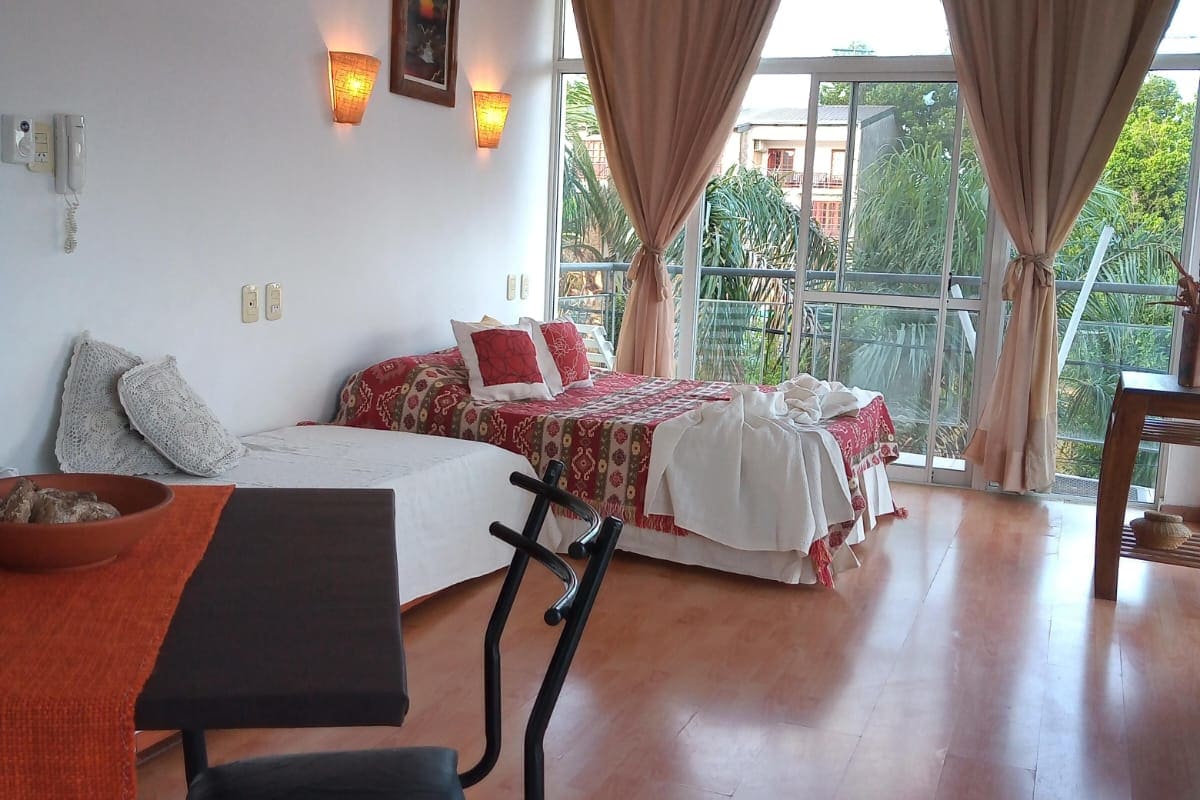 Monoambiente en Venta – Colón, Entre Ríos ¡Luminosidad, confort y excelente ubicación!