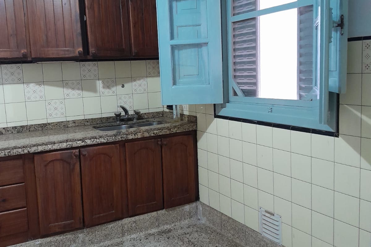 Hermosa Casa en Alquiler en Ubicación Privilegiada! Sólida, Amplia y Luminosa