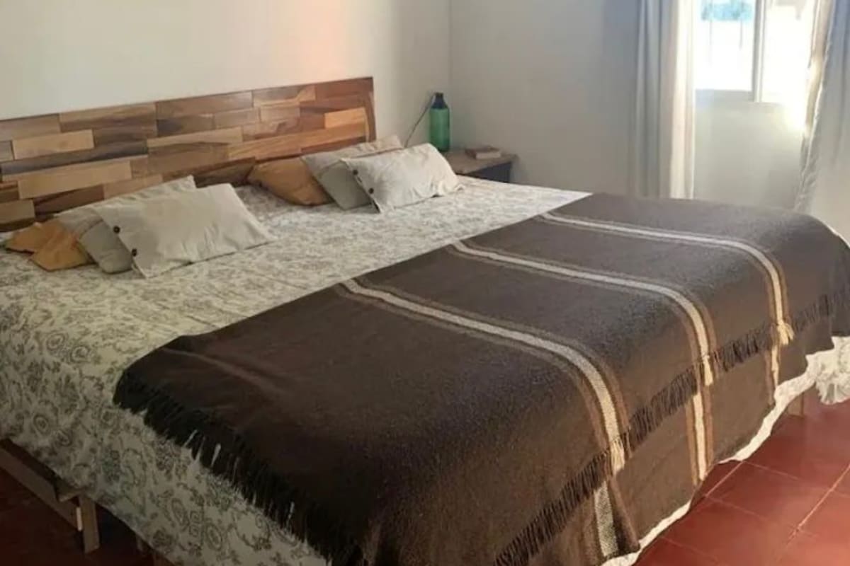 ¡Viví el Encanto Rural! Hermosa Casa de Campo con 7 Hectáreas en Colonia Elía