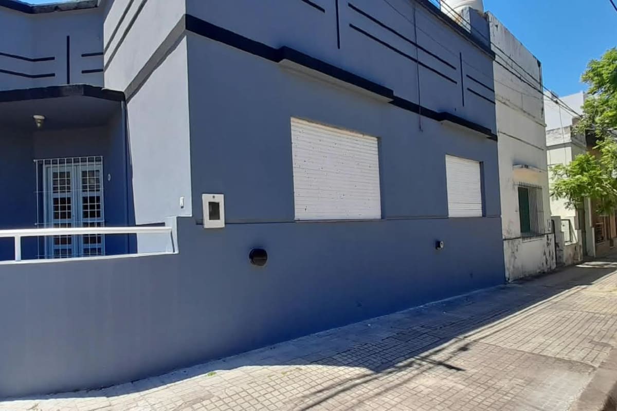 Casa en esquina en Puerto Nuevo: confort, estilo y ubicación estratégica