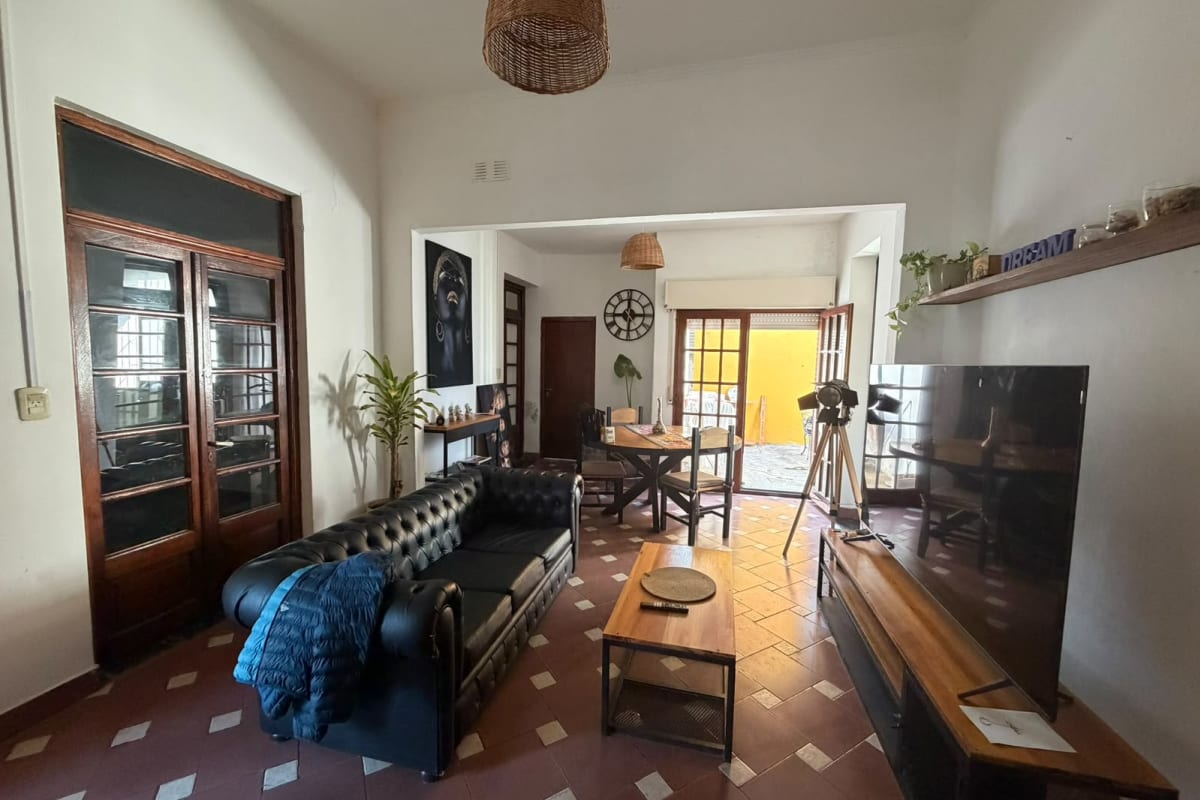 Casa en esquina en Puerto Nuevo: confort, estilo y ubicación estratégica