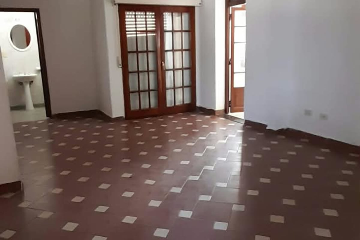 Casa en esquina en Puerto Nuevo: confort, estilo y ubicación estratégica