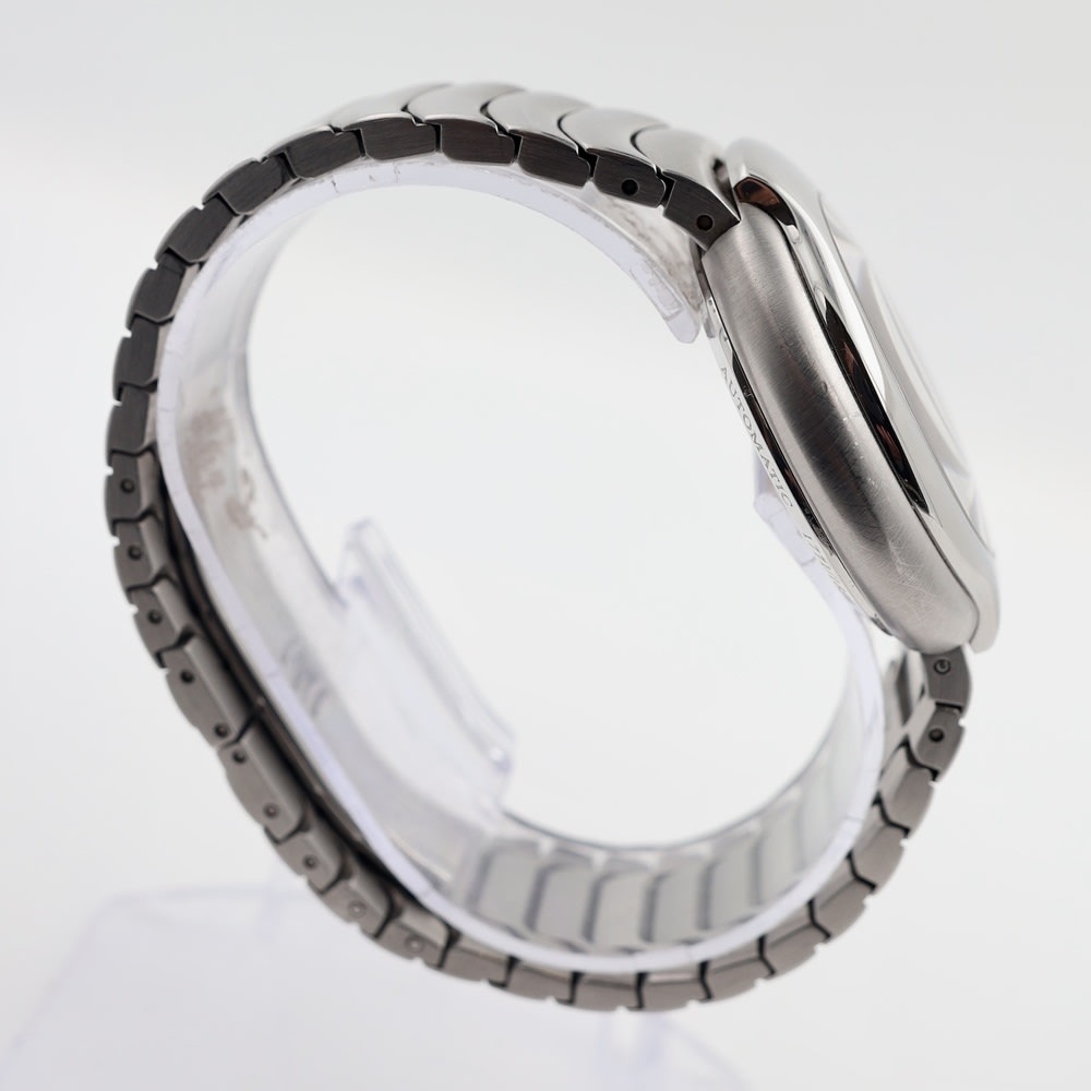 Alfred Dunhill Millennium GMT Limited edition 1771/1884 view 3