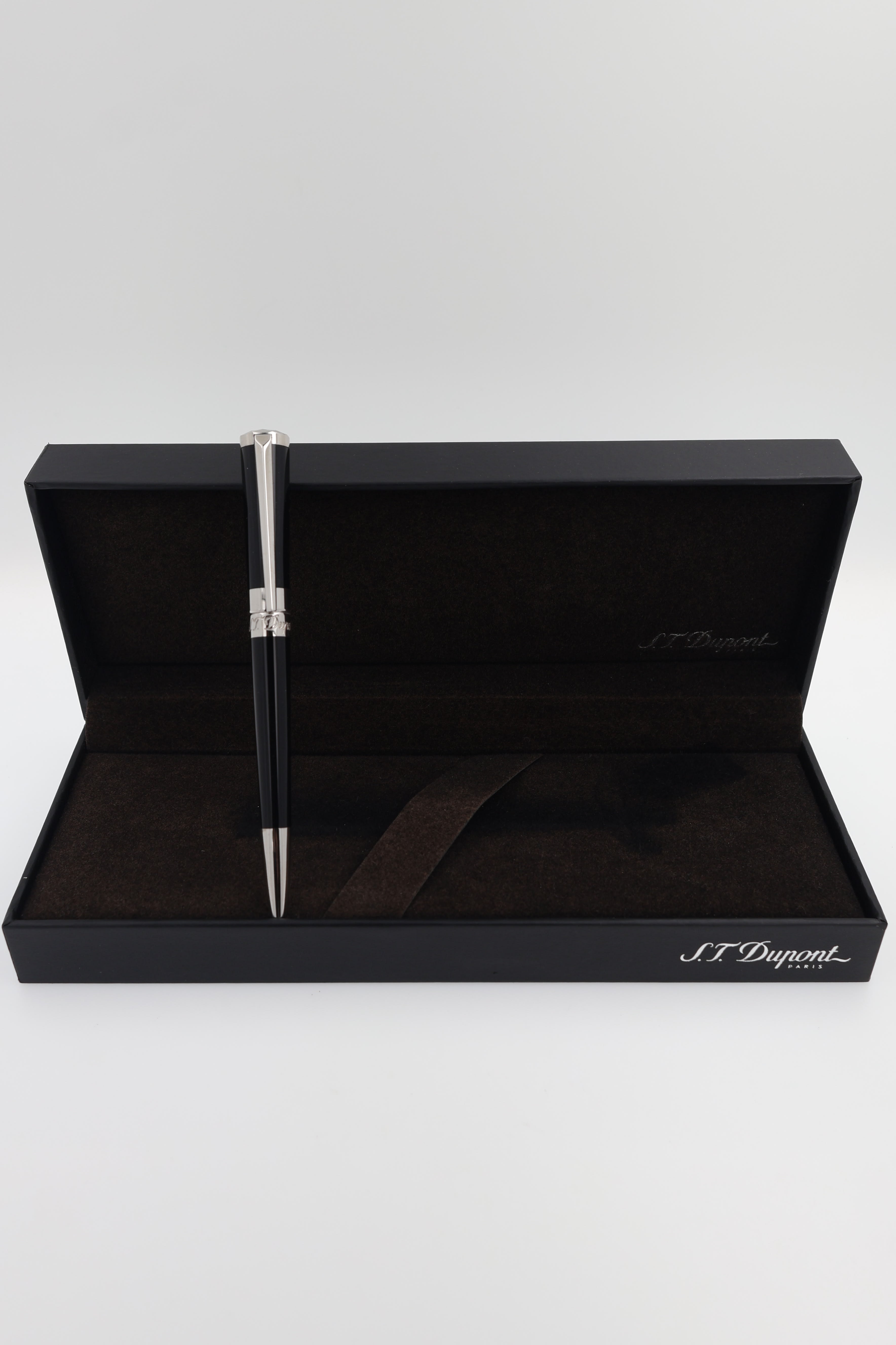 ST Dupont Liberté Ballpoint Pen Black Lacquer & Palladium view 1