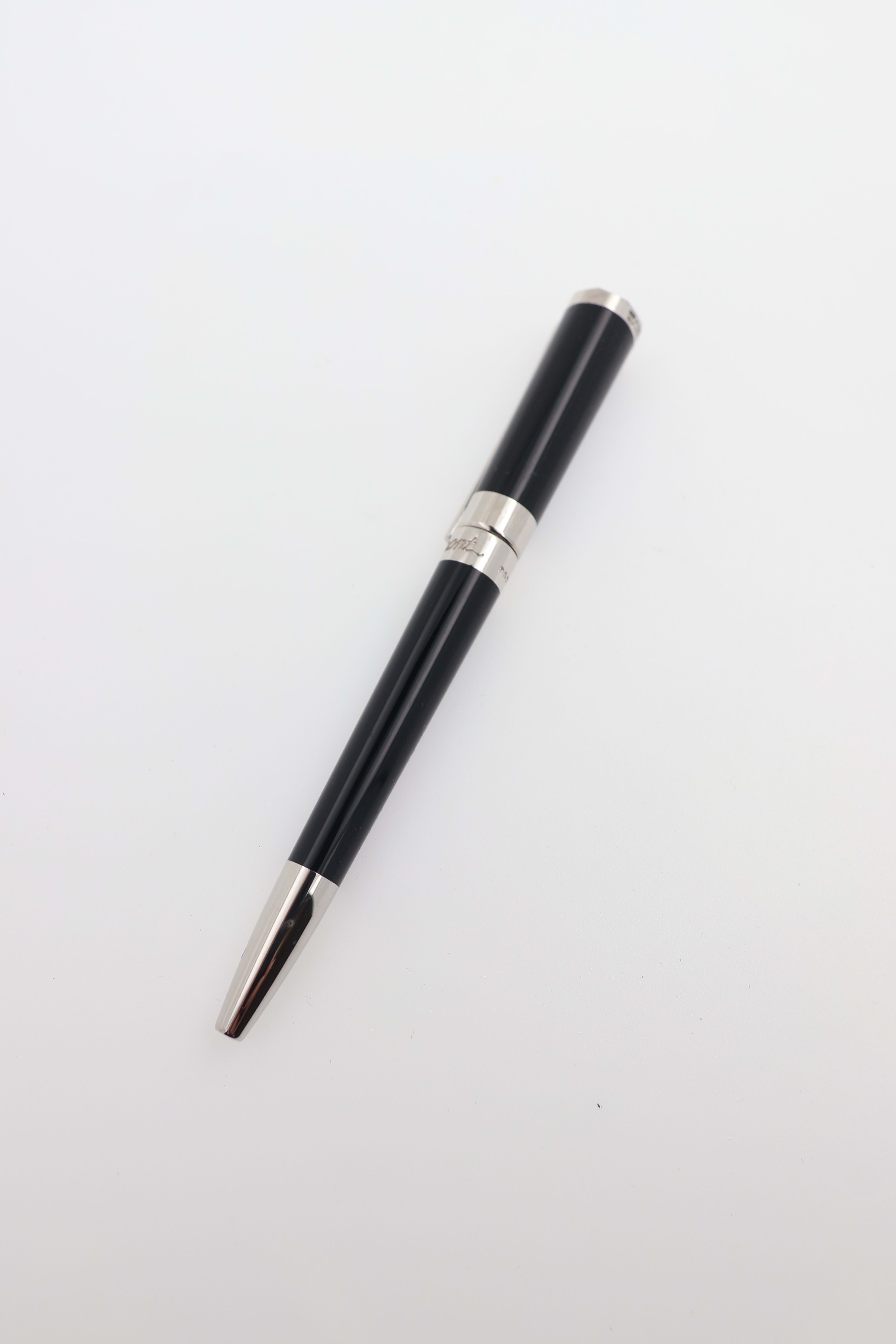 ST Dupont Liberté Ballpoint Pen Black Lacquer & Palladium view 3
