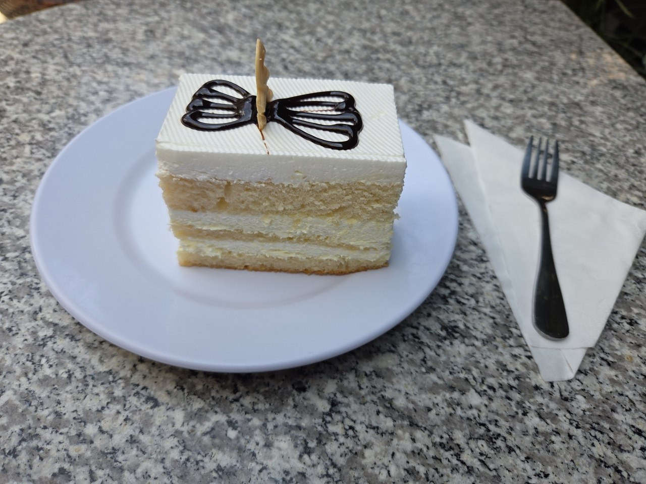 White Forest Cake