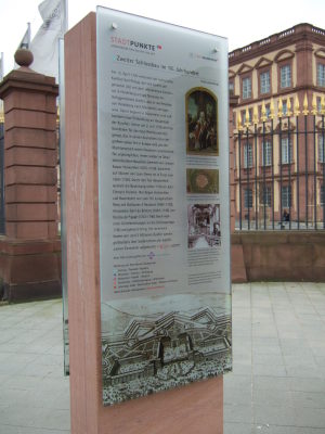 Schloss Mannheim の案内板