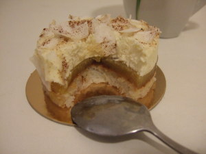 ドイツのフランスパン屋のケーキ