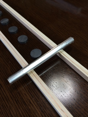 磁石とレールとアルミ棒