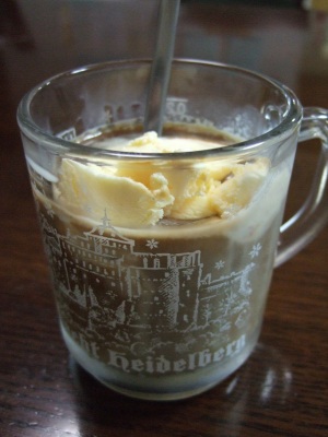 涼しげなコーヒーフロート