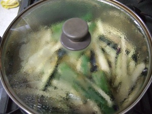 煮込み中