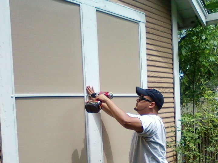 Solar screen installation