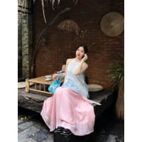 Set yếm hồng mix chân váy xanh trời MONO đi tiệc tại Đà Nẵng size M