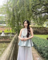 Set yếm áo gấm HỒNG/ XANH/ ĐỎ không hở lưng mix chân váy trắng xòe đi chơi thanh lịch đi tiệc tại Đà Nẵng size M