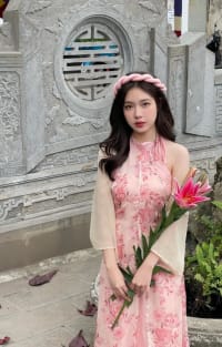 Yếm tứ thân kèm khoác màu hồng hoa đi tiệc tại Đà Nẵng size M